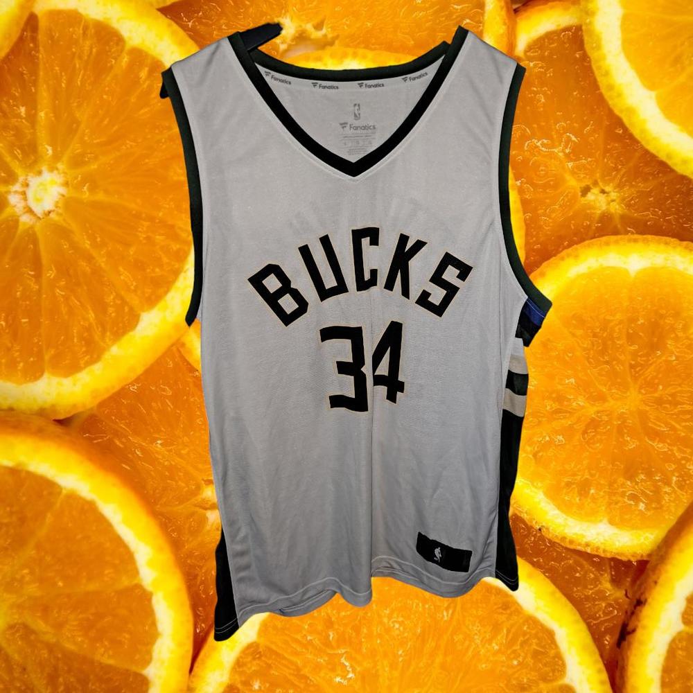 Fanatics  NBA Bucks‎ #34 Antetokounmpo White and Black Jersey Size Large